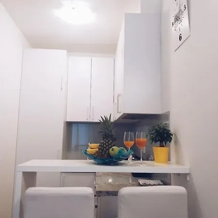Apartman Brand New Lovely Bella *